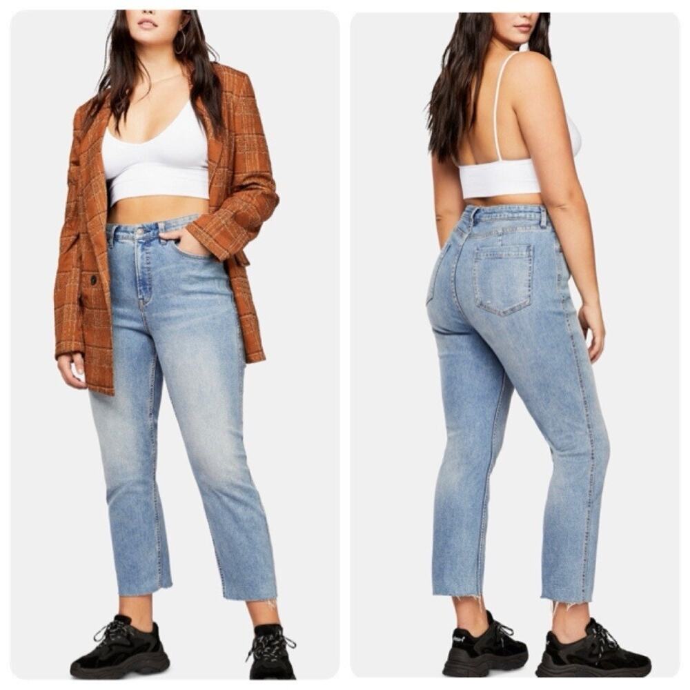 We The Free Women's CRVY buttonfly high rise Jeans raw hem size 29